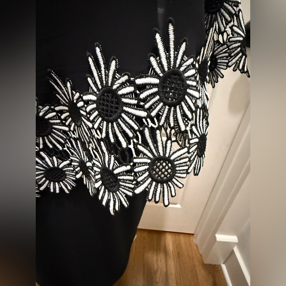 Joseph Ribkoff. Sheath Dress with Biased Cut Sheer Floral Trim Overlay. Size 6. - Picture 7 of 14